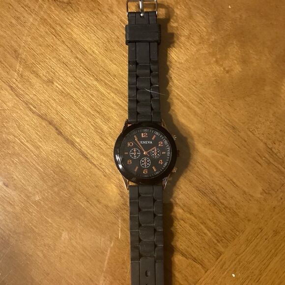 Set of 2 Geneva Watches - Picture 5 of 6